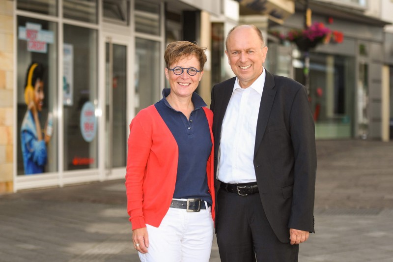 Seit vielen Jahren hält Ehefrau Margaret ihrem Christoph den Rücken frei.